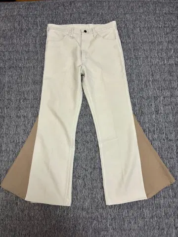 Wrangler 플레어 팬츠 화이트/베이지