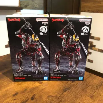 울트라맨 베리얼 2체 세트