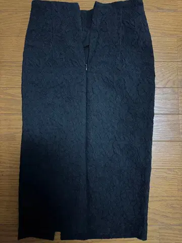 꽃무늬 타이트 스커트