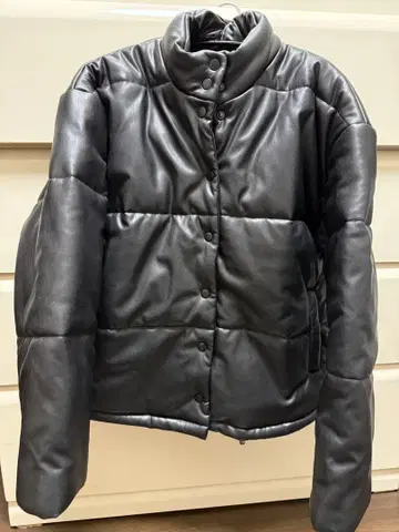 Rails 블랙 다운 자켓