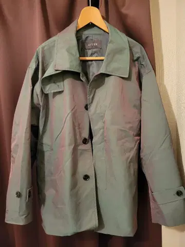 AIVER 이리디센트 숏 발마칸 코트