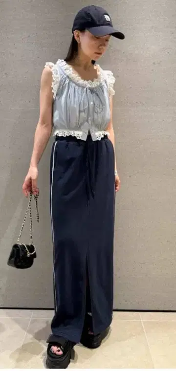 SNIDEL UV컷 맨투맨 타이트 스커트