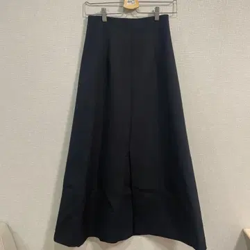 블랙 플레어 스커트 골드 지퍼