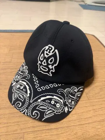 RUSSELUNO 반다나 패턴 캡 블랙