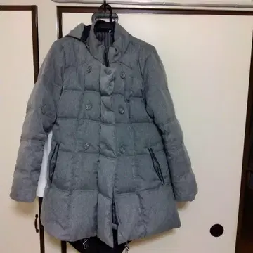 그레이 다운 자켓 후드 부착