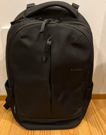 Incase 트랙스 백팩 ( Tracks Backpack )