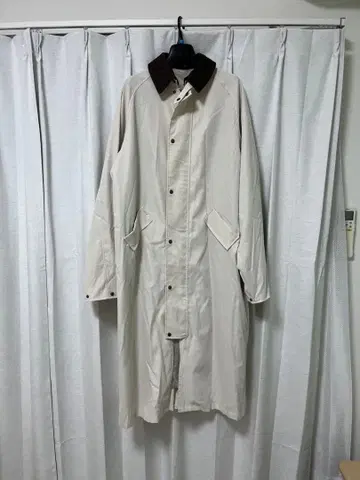 베이지 롱 코트 브라운 옷깃