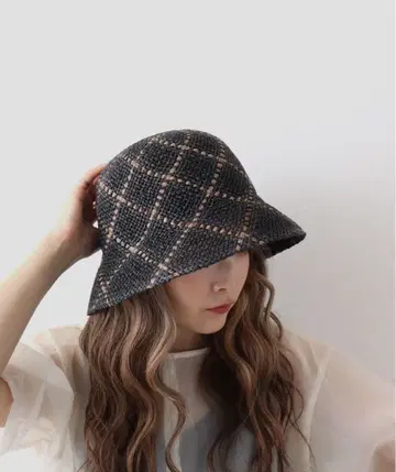 이종 소재 체크 무늬 평천 햇