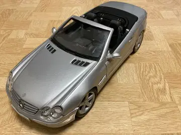 Maisto Mercedes Benz SL Class 1/18
