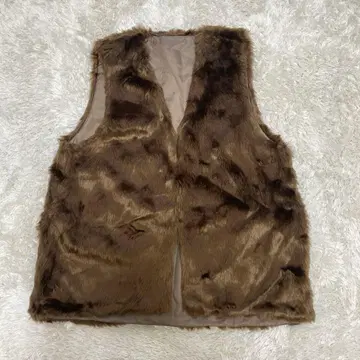 로데오 크라운 브라운 퍼 베스트 가을 옷