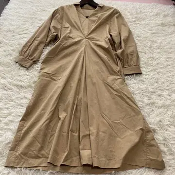 ADAM ET ROPE' 허리 턱 볼륨 원피스