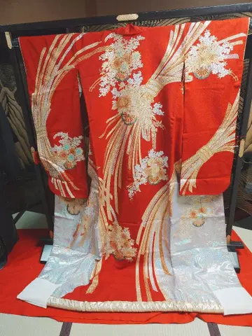 이로 우치카케 빨간색 꽃무늬 자수