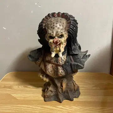 프레데터 피규어