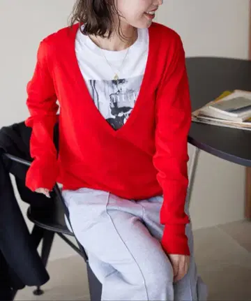 SLOBEIENA 레드 V넥 니트 긴팔