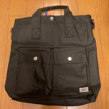 블랙 토트백 포켓 부착