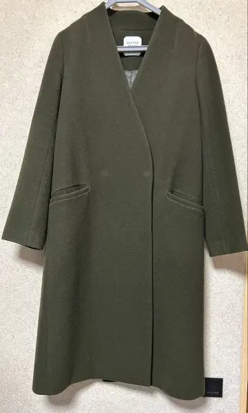 UNITED TOKYO V넥 노카라 코트 카키 M, L 사이즈