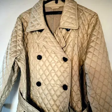 레리안 퀼팅 롱 코트 더블 브레스트 베이지