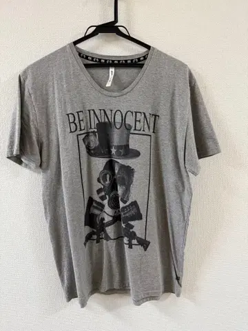 glamb BE INNOCENT 티셔츠 그레이