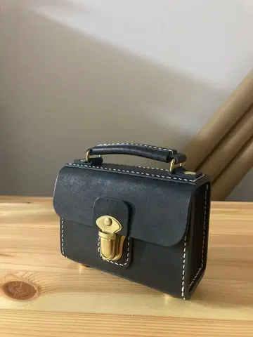 마르고 블랙 미니백 가죽 공예 herz 등 가죽 좋아하시는 분