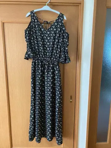 오프숄더 플라워 원피스