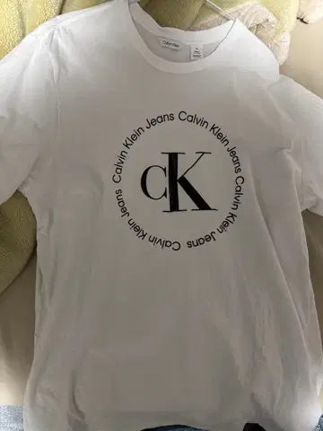 캘빈 클라인 화이트 T셔츠 L 사이즈