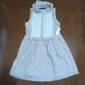 슬리브리스 프릴 코트 베스트 베이지 46 사이즈