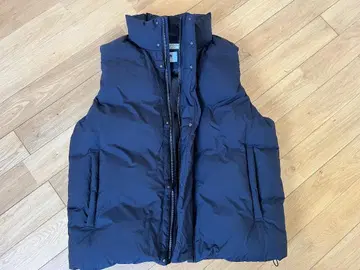 UA BEAUTY&YOUTH 코마츠 마테레 다운 베스트 M 블랙