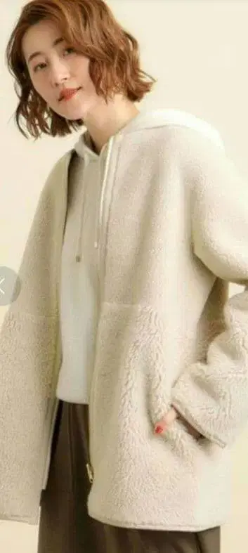 리버서블 보아 페이크 무스탕 코트