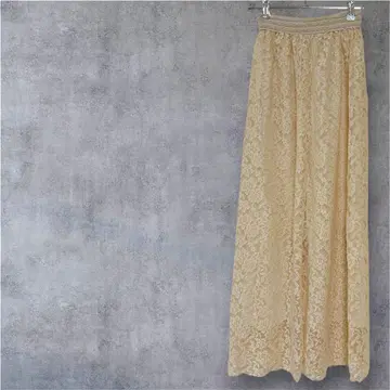 새상품급 하나뿐인 베이지 레이스 플레어 스커트 엘레강트