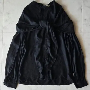 라인반도 피오니 자카드 셔츠 블랙 블라우스 리본