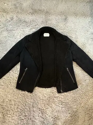 Velvet 무스탕 라이더 S 사이즈