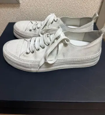 ANN DEMEULEMEESTER 스테디셀러 얼룩 가공 스니커즈