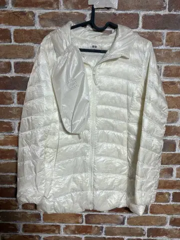 유니클로 울트라 다운 자켓 M 화이트