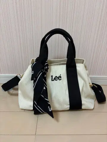 Lee 스카프 포함 숄더백 아이보리/블랙
