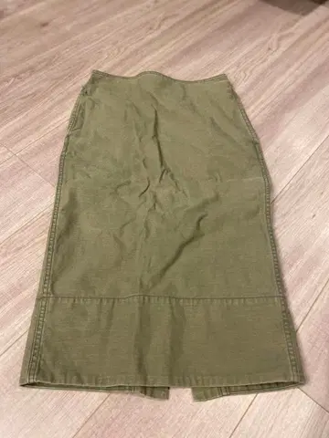 매디슨 블루 타이트 스커트