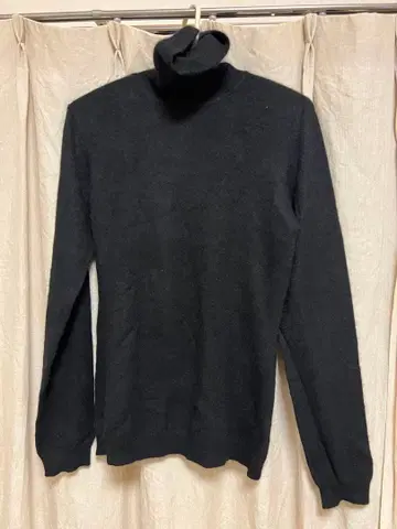 캐시미어 100% 터틀넥 스웨터 블랙