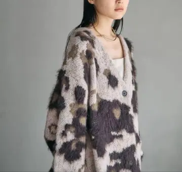 5게이지 패턴 샤기 V넥 가디건 렙심 미사용 새상품 이번 시즌 신상