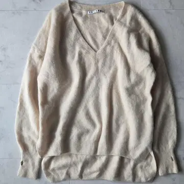 시너리 라쿤 니트 V넥 베이지 오버 사이즈 너구리 100
