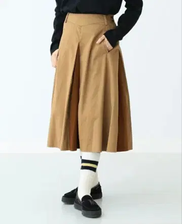 BEAMS BOY 패널 박스 플리츠 미들 기장 스커트