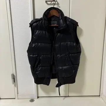 DUVETICA 다운 베스트 블랙 사이즈 46입니다.