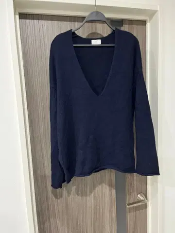 CEPIE. V넥 스웨터