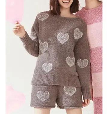 새상품 GU 보들보들한 느낌 라운지 풀오버 & 숏팬츠 지유 하트
