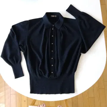 새상품급! PINORE 블랙 얇은 소재 니트 스웨터 긴팔 M 사이즈