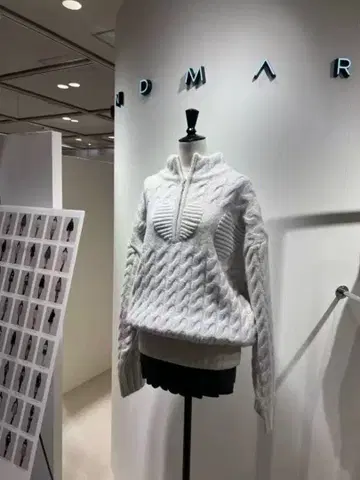 AM1102 Heart loose knit