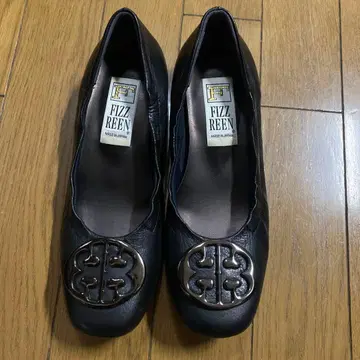 FIZZ REEN 피즈린 펌프스 블랙