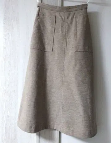 UNTITLED 베이지 롱 스커트 일본제