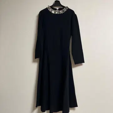 레스 빠세 x 크리스탈실프 비즈 장식 니트 원피스