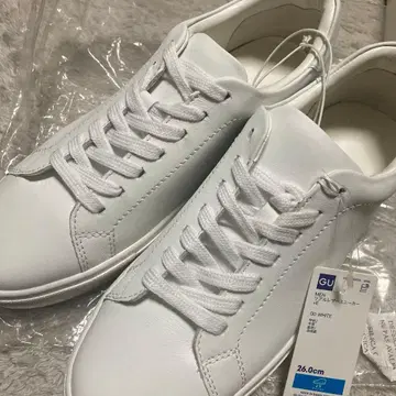미사용 택 포함 GU 리얼 가죽 스니커즈+E 화이트 26cm 완판템