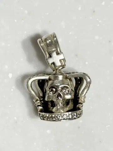 저스틴 데이비스 해골 목걸이 탑