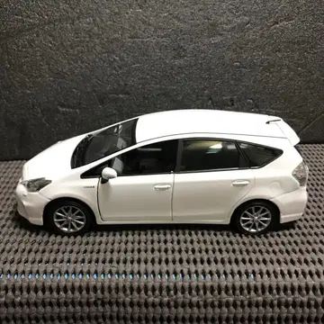 화이트 자동차 프리우스 모델 약 10.1cm